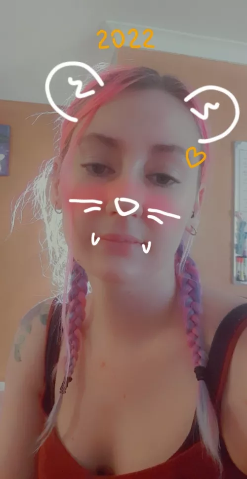 27f at home sick, keep me company?