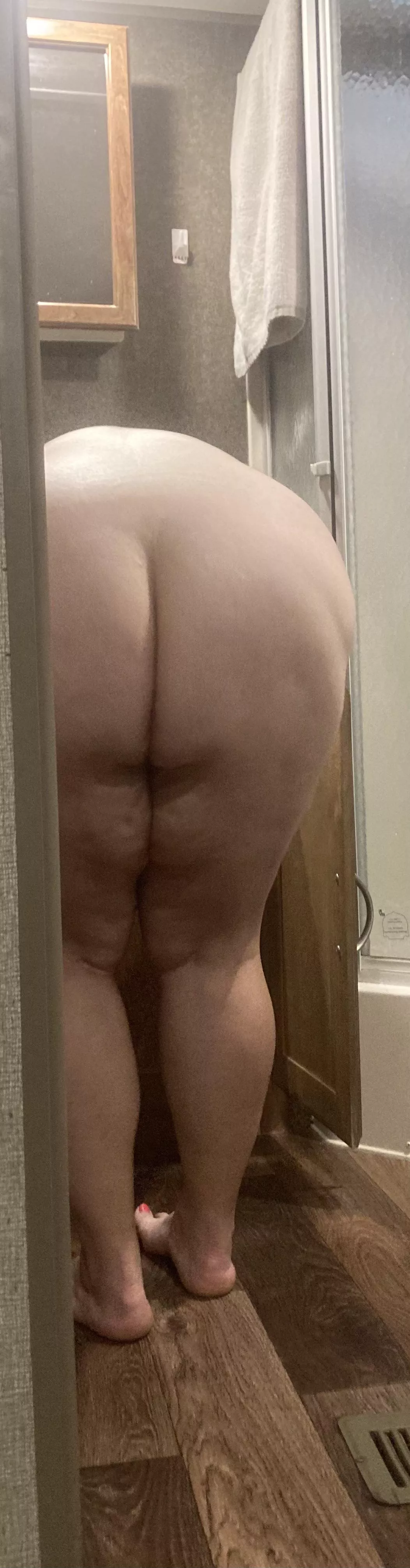 27F Hubby wants to know if you can fill my whole crack ;) 27F Hubby wants to know if you can fill my whole crack ;)