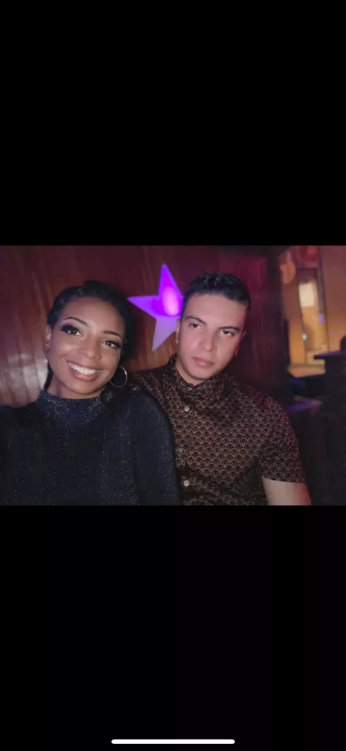 27m 26f looking for a female to have fun with๐๐