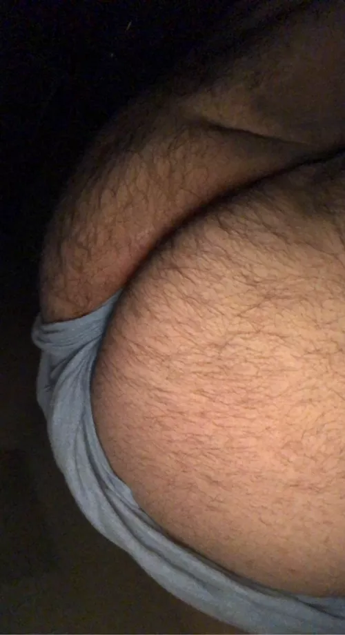 27(M) DM if youโd clappem