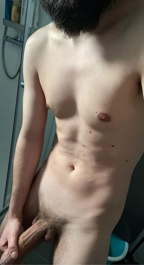 27[m] I get veiny when I’m REALLY horny 🙈 any takers? DMs open! X