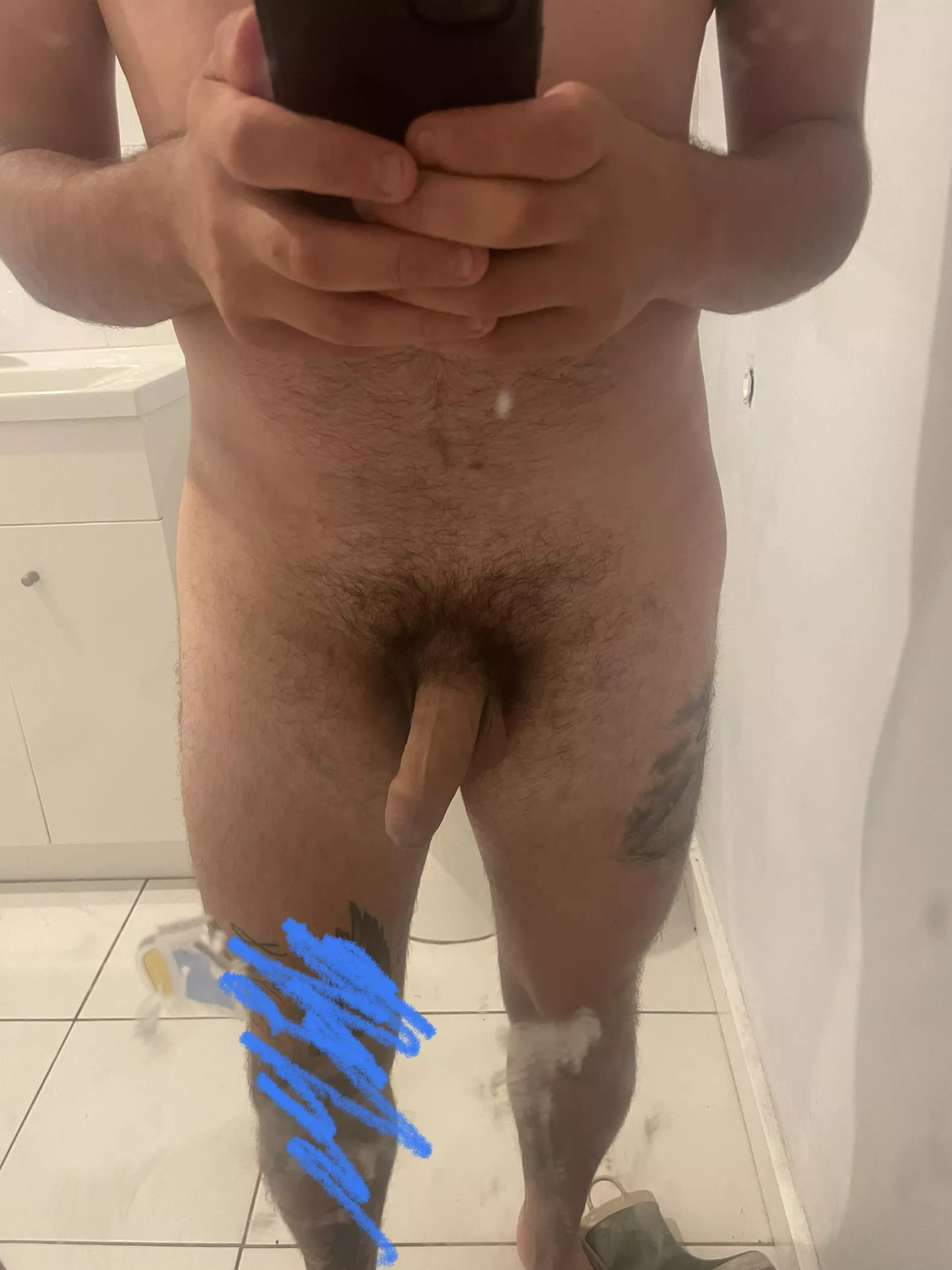 27,M,173cm,75kg. Don’t know whether to shave the bush or grow it out, what do you think?