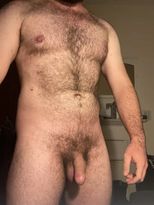 28. Bi U.K. lad looking for a straight/curious/bi bro. Hmu.