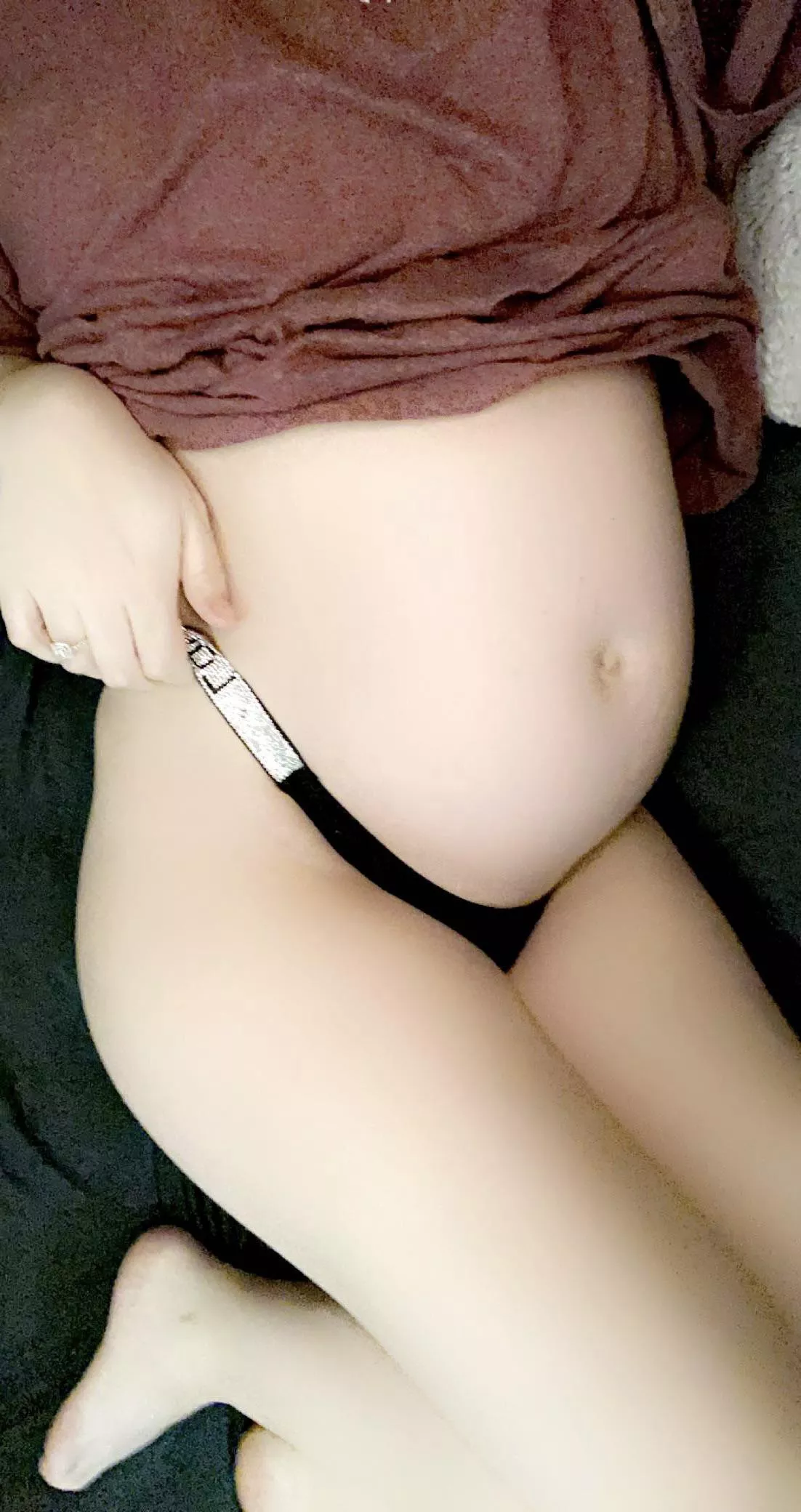 28 weeks and I think I still look alright (; 28 weeks and I think I still look alright (;
