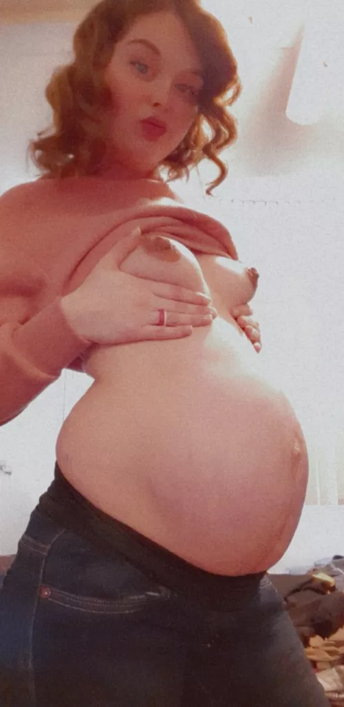 28 weeks perky and horny🥵