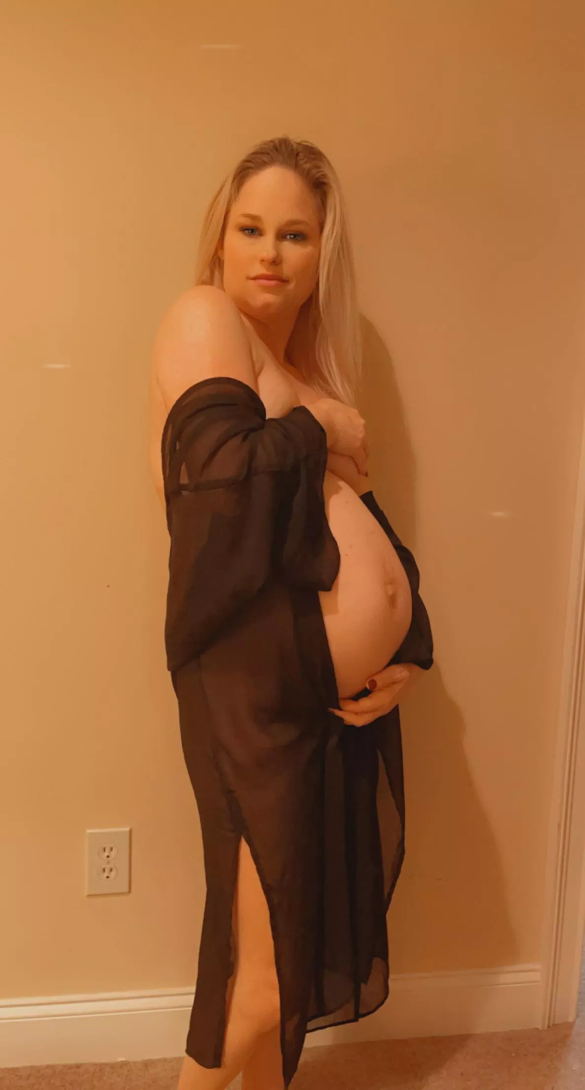 28 weeks pregnant and loving how sensitive everything is 28 weeks pregnant and loving how sensitive everything is