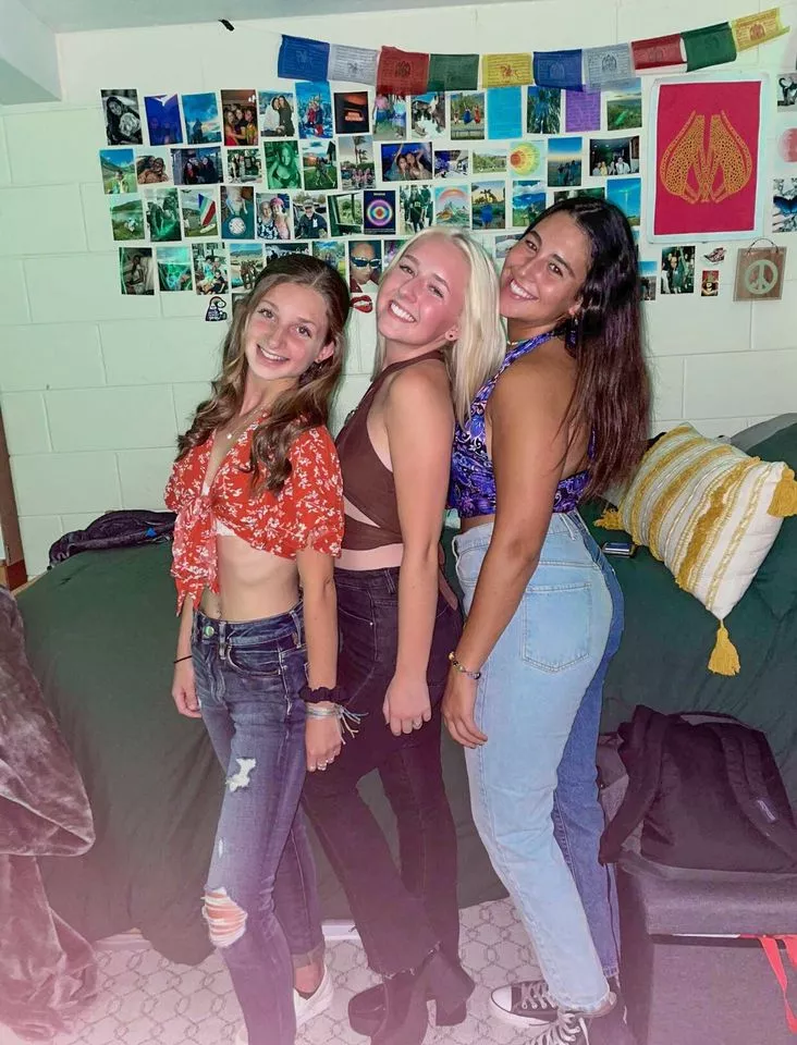 3 College Girls 3 College Girls