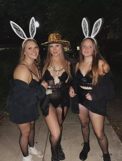 [3] freshmen’s first Halloween at college