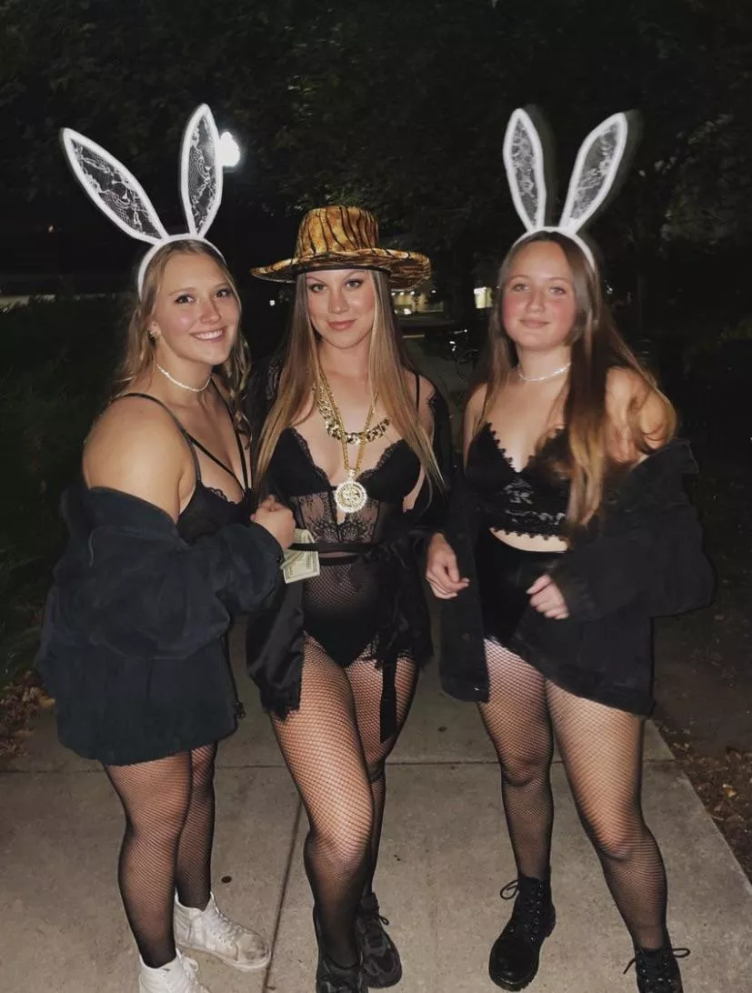 [3] freshmen’s first Halloween at college