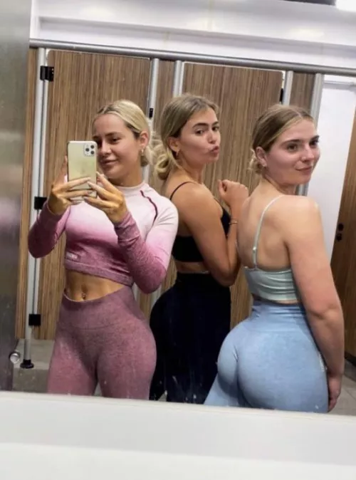 [3] Gym babes