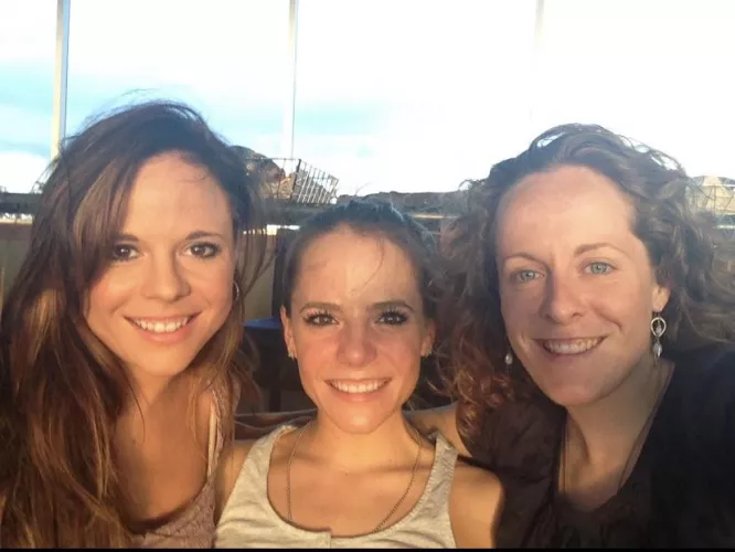 [3] Sisters, dm open