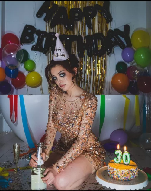 30, flirty, and thriving