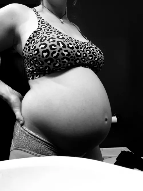 30 weeks & milks coming in😜