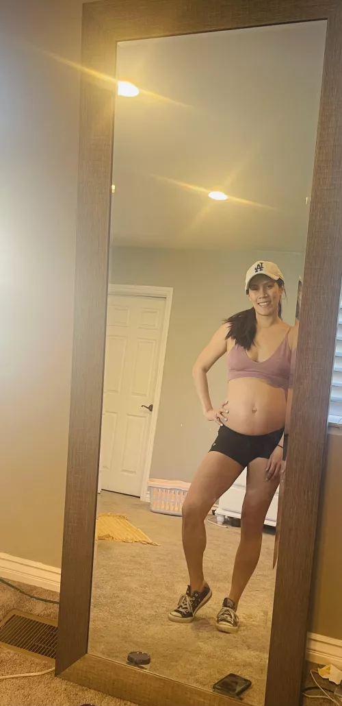 30 week’s preggo and working out.. not easy lol