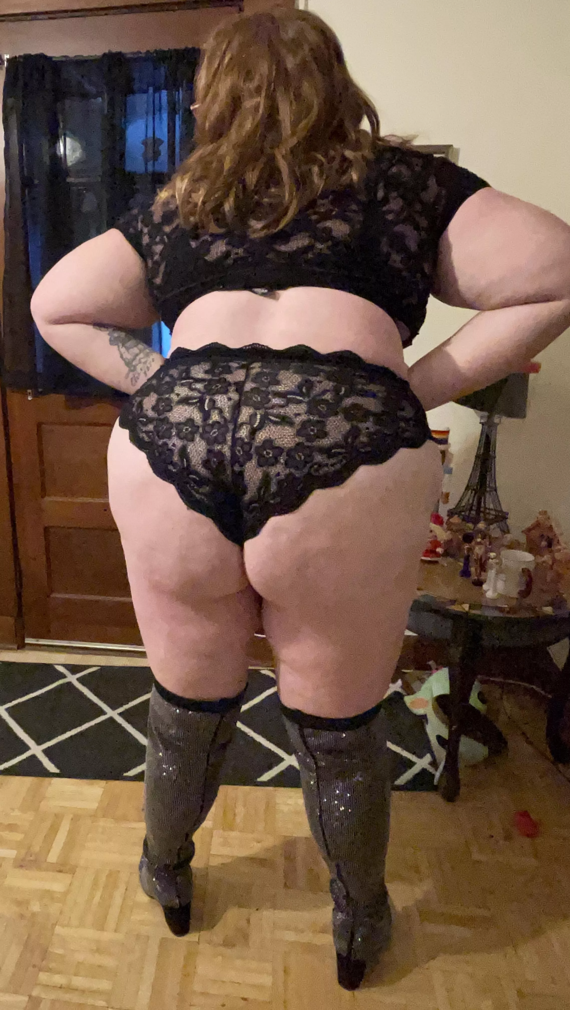 30F nursing student. Come check me out and talk with me. 🤤 30F nursing student. Come check me out and talk with me. 🤤