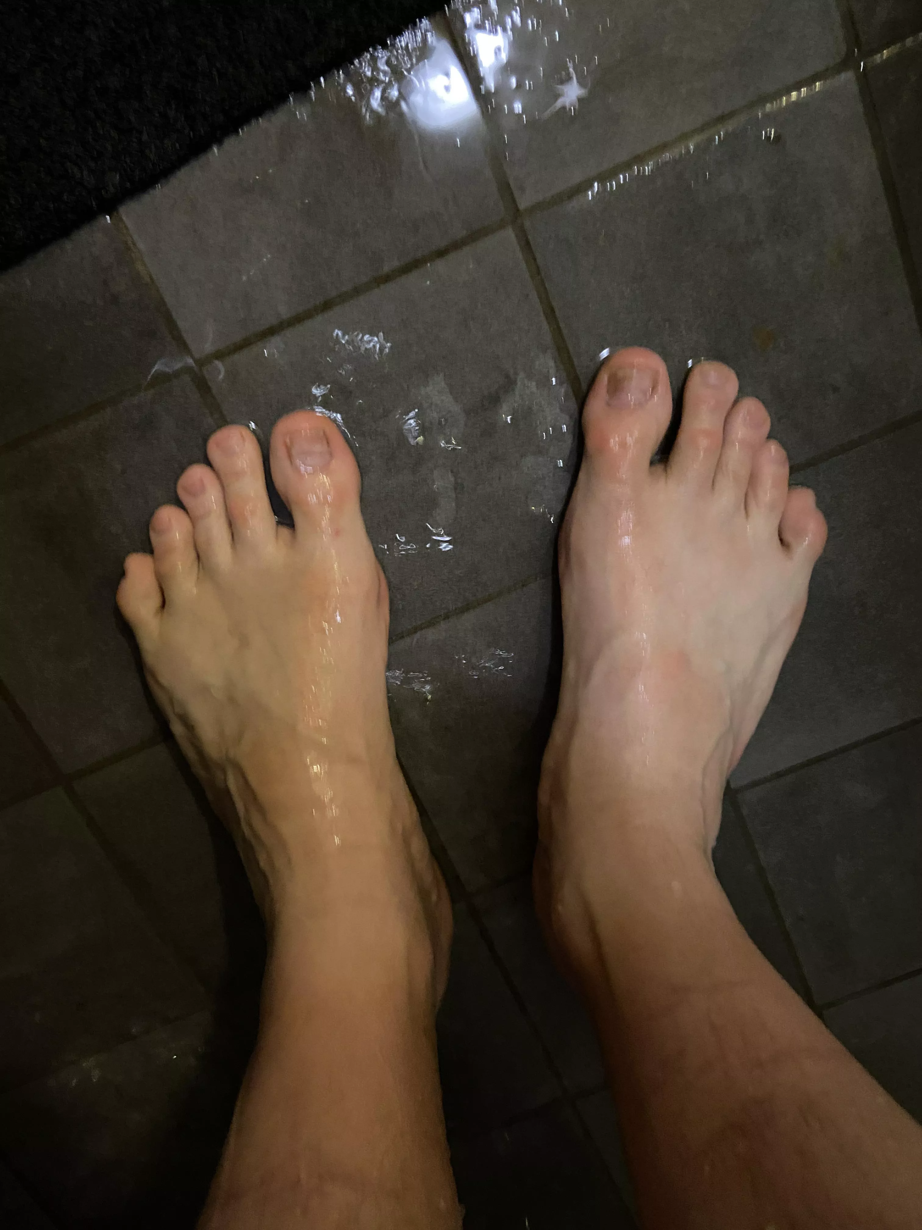 31, size 13 shower feet.