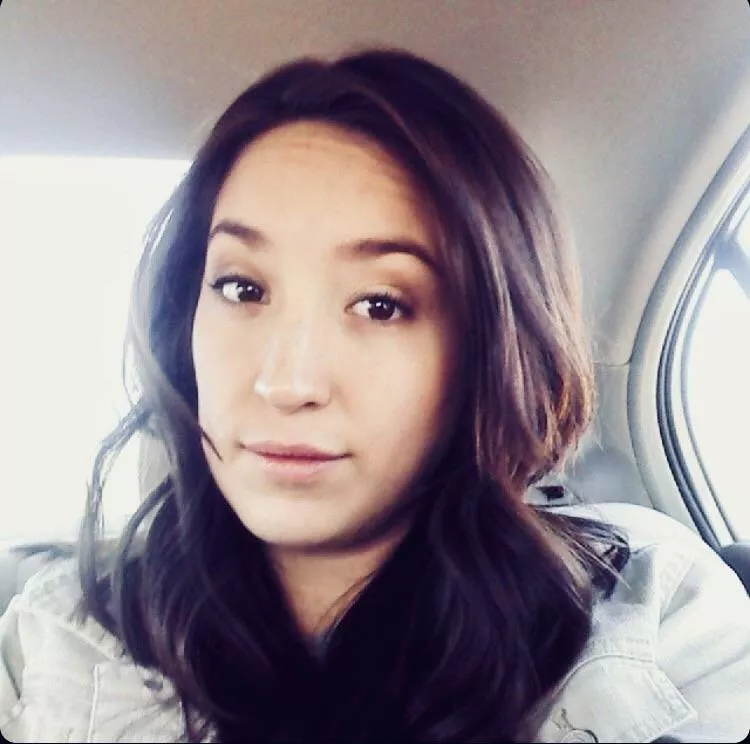 31F Love watching my wife get facials on her sexy face.