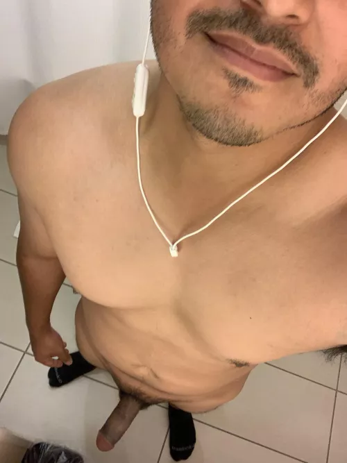 32M latino Bull Philadelphia PA 32M latino Bull Philadelphia PA