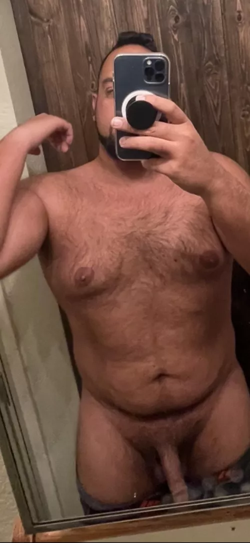 32M - looked extra hairy here thought you would want to see.