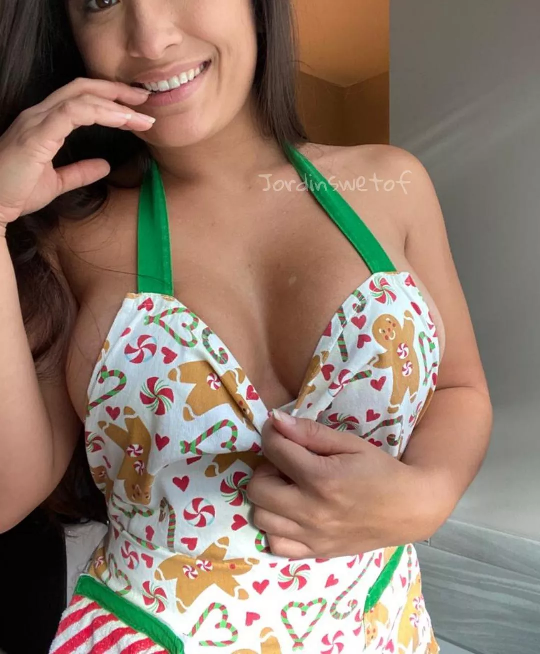 32yr old Asian mom, is it too early for gingerbread men and candy canes? 32yr old Asian mom, is it too early for gingerbread men and candy canes?