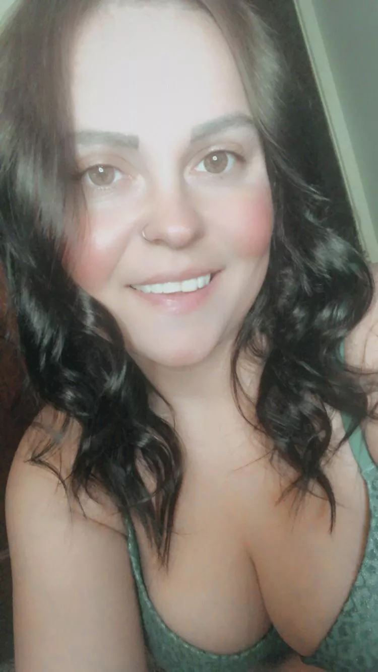 33/F/mom of 2 😘