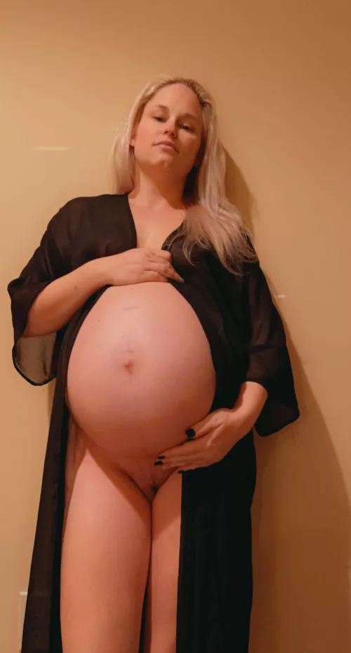 34 weeks pregnant and wanting to play today!