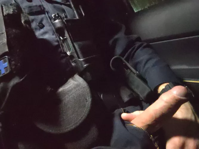 35 bi masc. Bored at work can you tell?