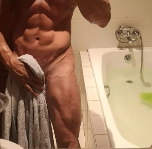 35 (M) happy vday ladies