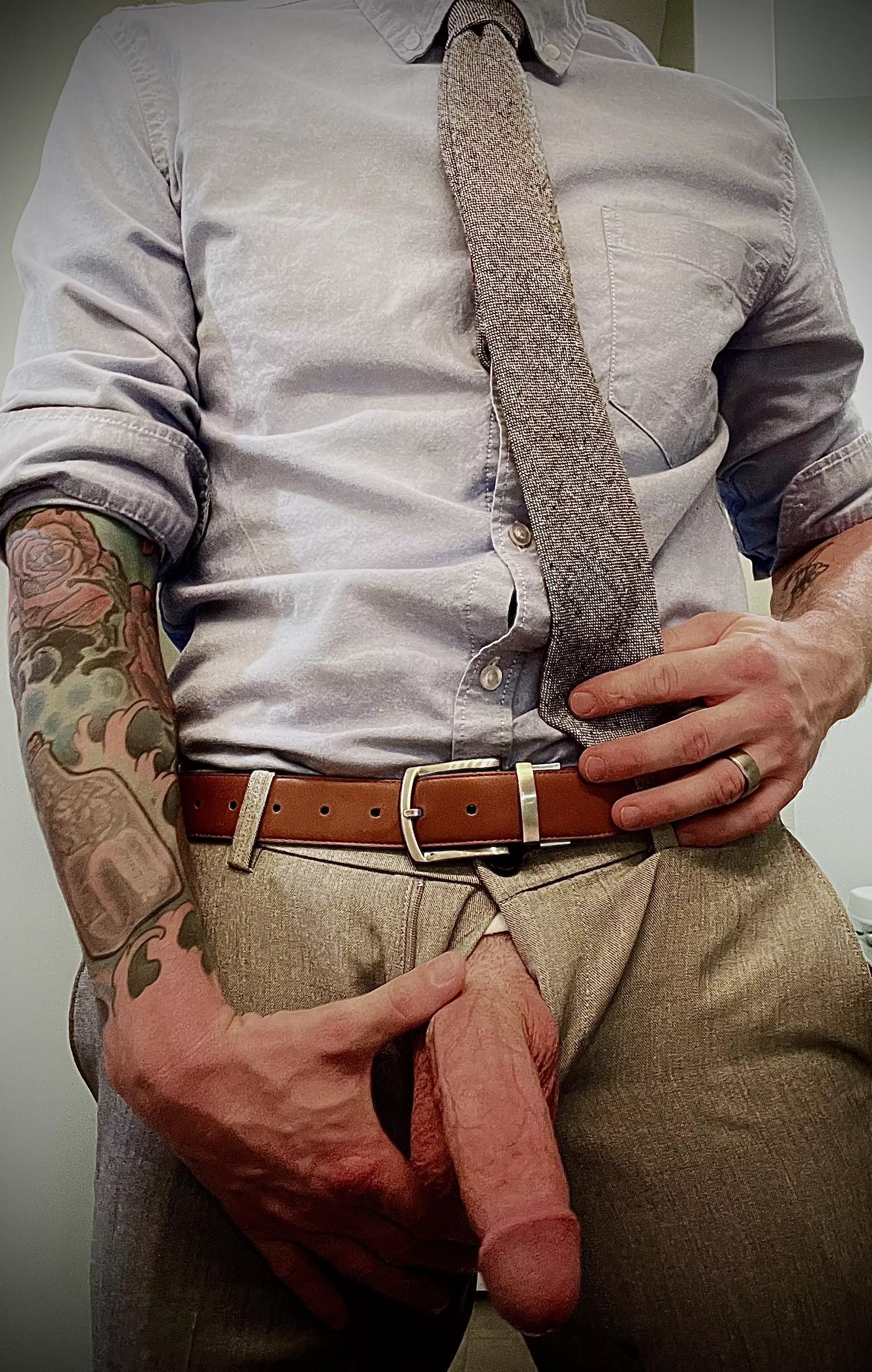 [35] Ready for our dinner date? 😈