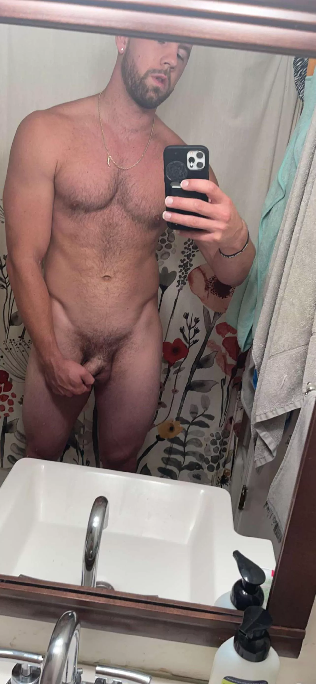 (35) Wanna chat? At works bored. Pm me females please. (35) Wanna chat? At works bored. Pm me females please.