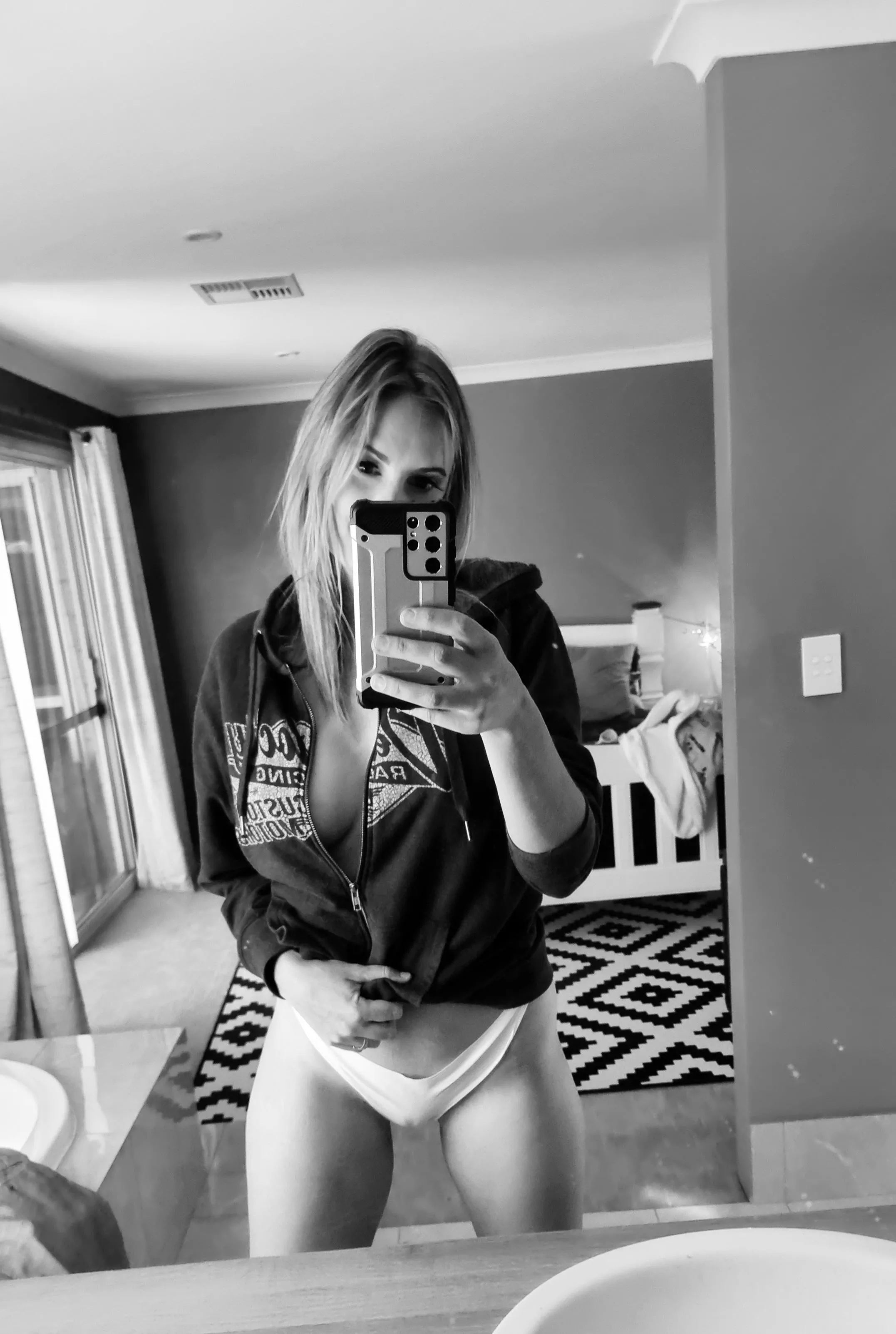 35 yo mum...milfie or no??