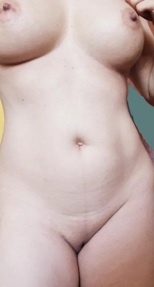 35[F].. What is wrong with my belly button??