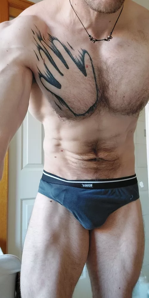 (36 ) Hands up if you dress to the left, both hands up if you have no idea what I'm talking about.