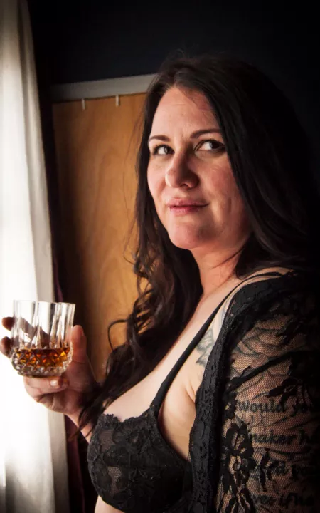 36f. Come over for a drink and relax. I don’t bite…hard😉 36f. Come over for a drink and relax. I don’t bite…hard😉