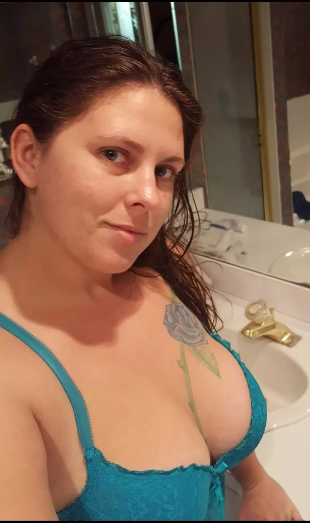 36F here Love to show off