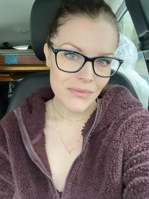 36F New member. Hi guys:)