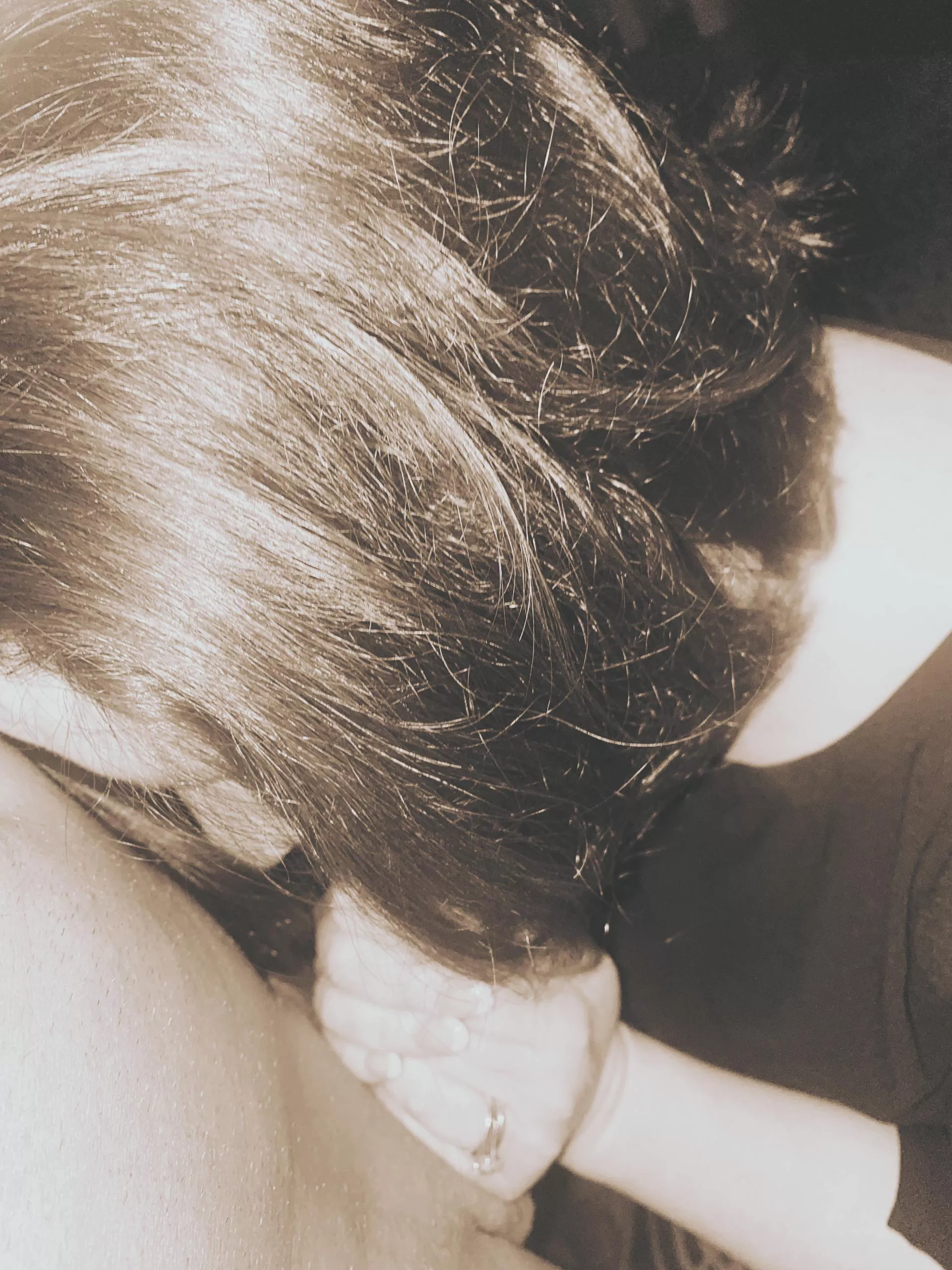 [37F] Another one from New Years Day with my new friend from Reddit. I love keeping my wedding ring on when I'm playing with someone that's not my husband 😈