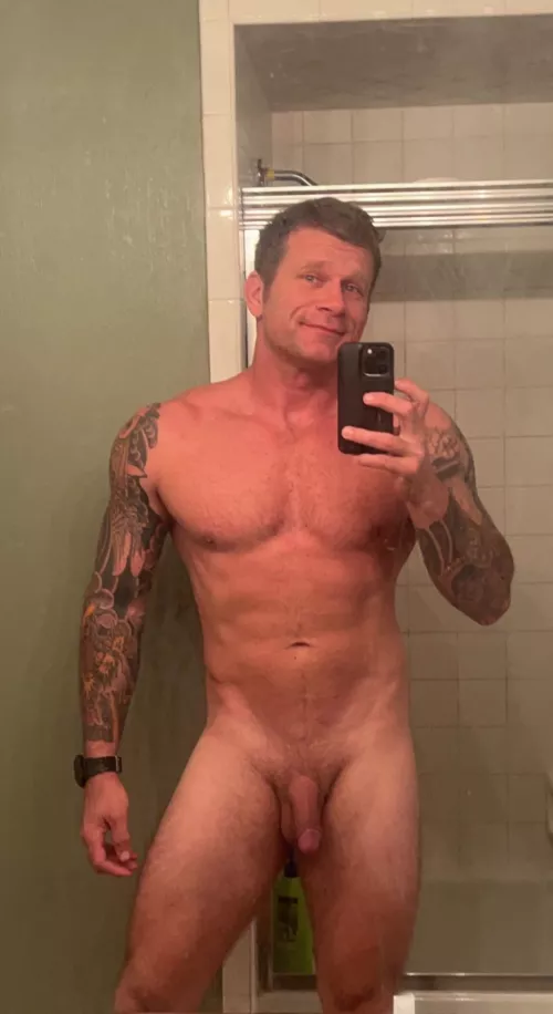 38, newly divorced, 5'10, 210. Feeling strong and good about myself for the first time in a decade. Excited for new beginnings!