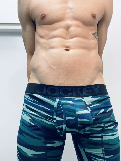 (39) Are “dad bods” out of trend yet? Been waiting for my turn.