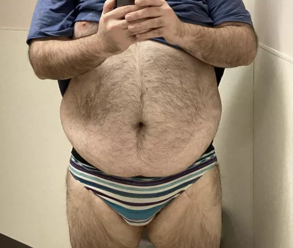 39 submissive bottom who likes to wear panties