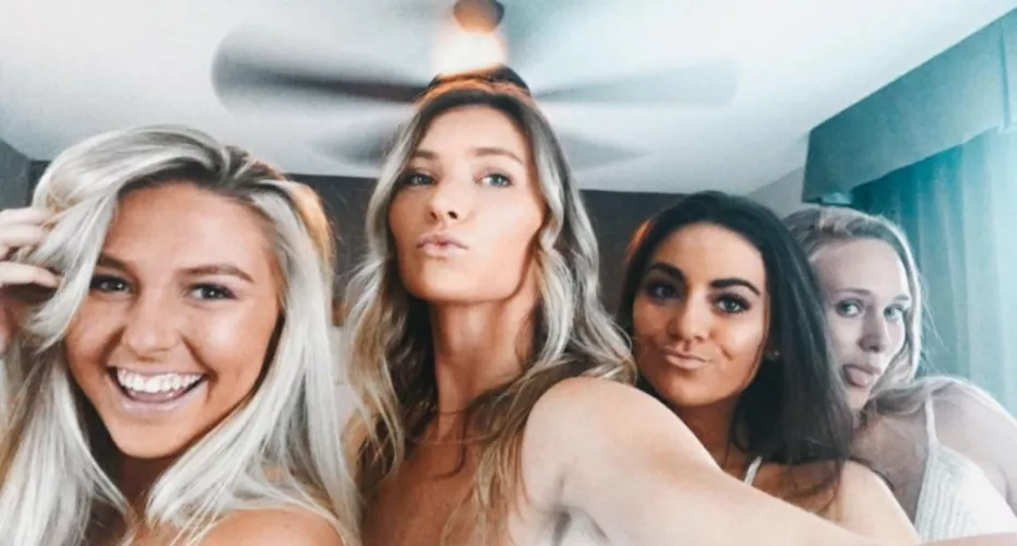 [4] claire, me, tess, and Erin. Who has the prettiest face?