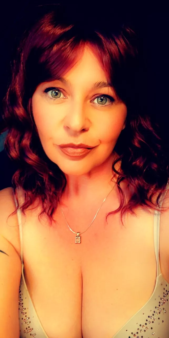 4 days left on my promo!!! Who wants to be my Valentine?