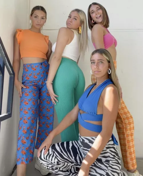 [4] Retro modern looks