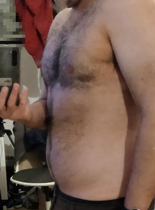 [40 Scotland] Dad bod slowly becomes cub/otter bod.