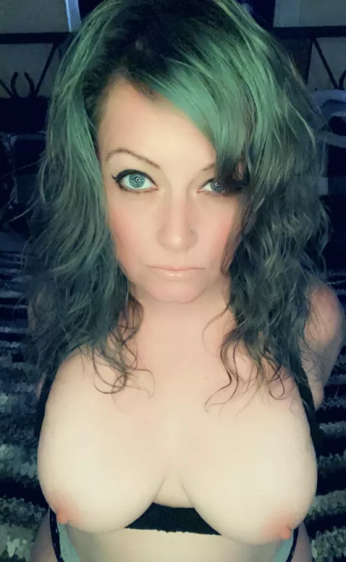 40 year old milf, you cummin? 40 year old milf, you cummin?