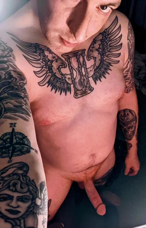 40yo dad-bod-having ex-punk rocker