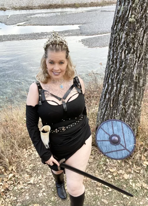 (41) My Halloween costume; Lagertha from Vikings. I have Norwegian heritage - we Vikings know how to fuck ๐