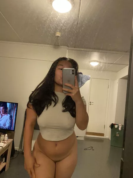 4’11 Chinese student that would love to entertain you :) 4’11 Chinese student that would love to entertain you :)