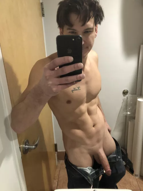 (41)Too Many People Here Gotta Hide to Pull Cock Out (41)Too Many People Here Gotta Hide to Pull Cock Out