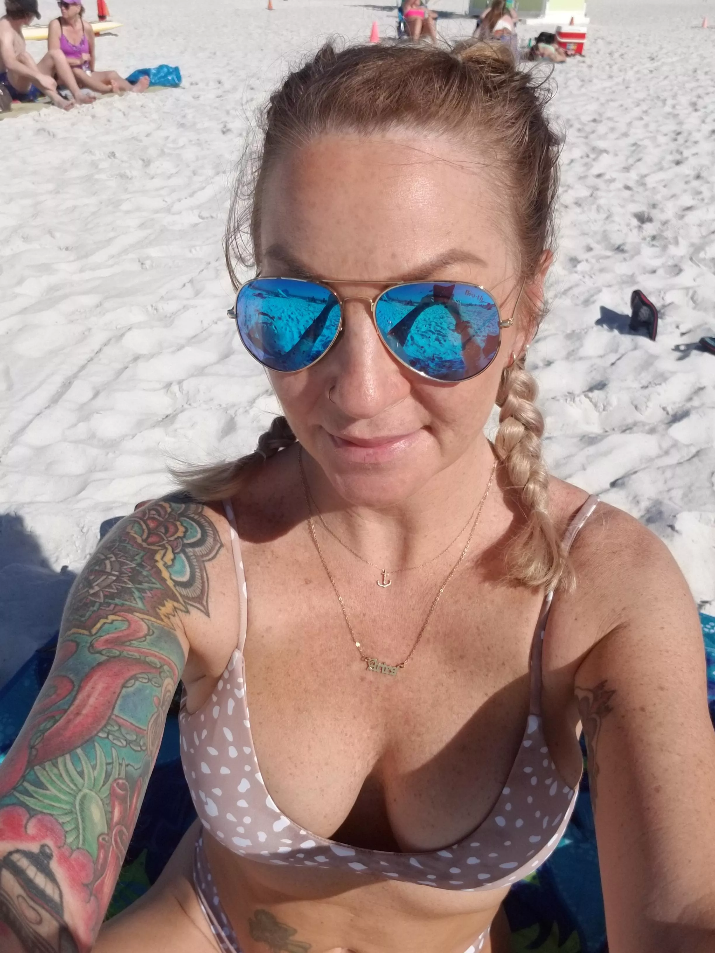 42(F)eeling the beach today